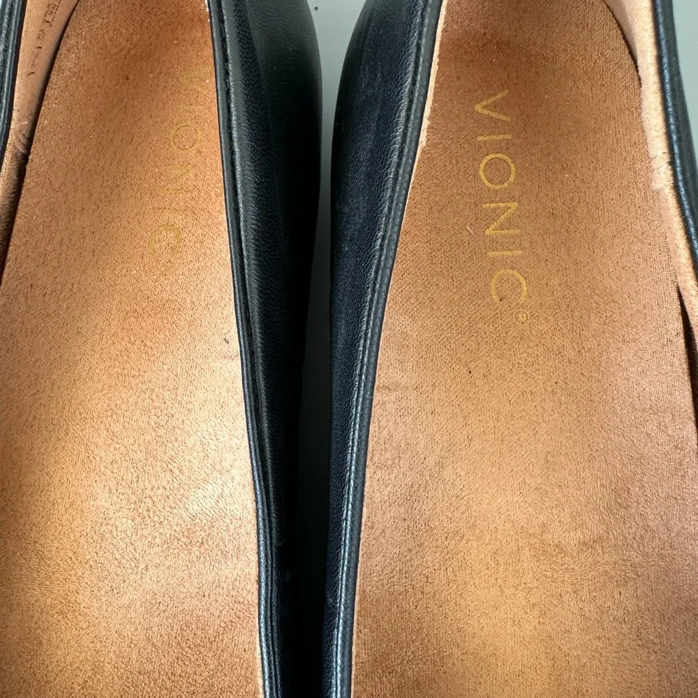 Vionic Black Flats Classic Comfort and Style - Picture 5 of 7